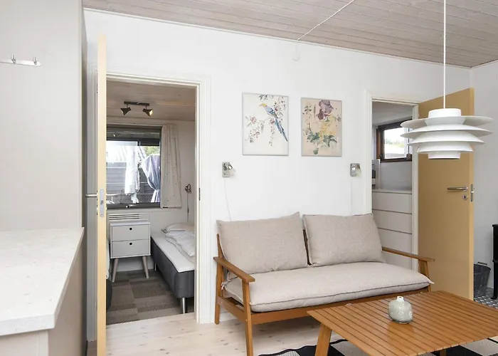 6 Person In Sjolund-by Traum *